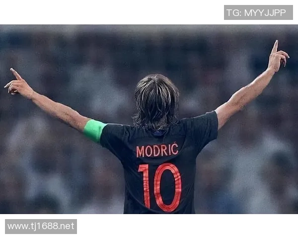 全屏足球明星背影壁纸尽显运动魅力与个性风采的视觉盛宴 全屏足球明星背影壁纸尽显运动魅力与个性风采的视觉盛宴