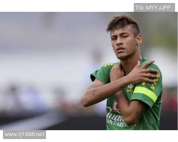 足球明星鸡冠头的真实身份揭秘与成长历程分析 足球明星鸡冠头的真实身份揭秘与成长历程分析