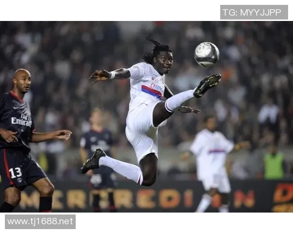 足球明星分享奋斗历程与成功背后的努力与坚持 足球明星分享奋斗历程与成功背后的努力与坚持